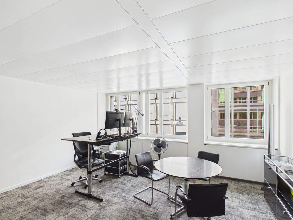 222m² office