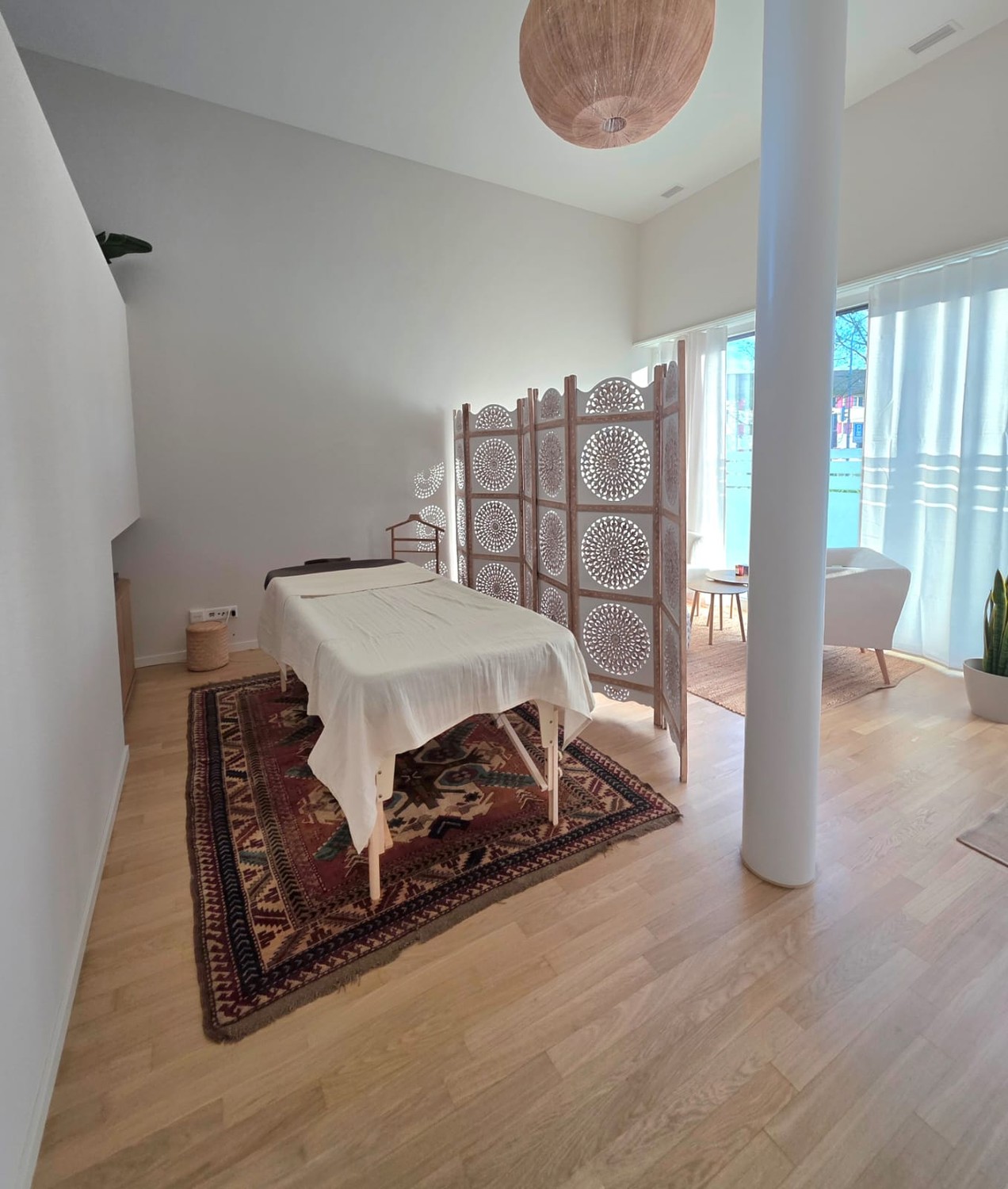 70m² commercial