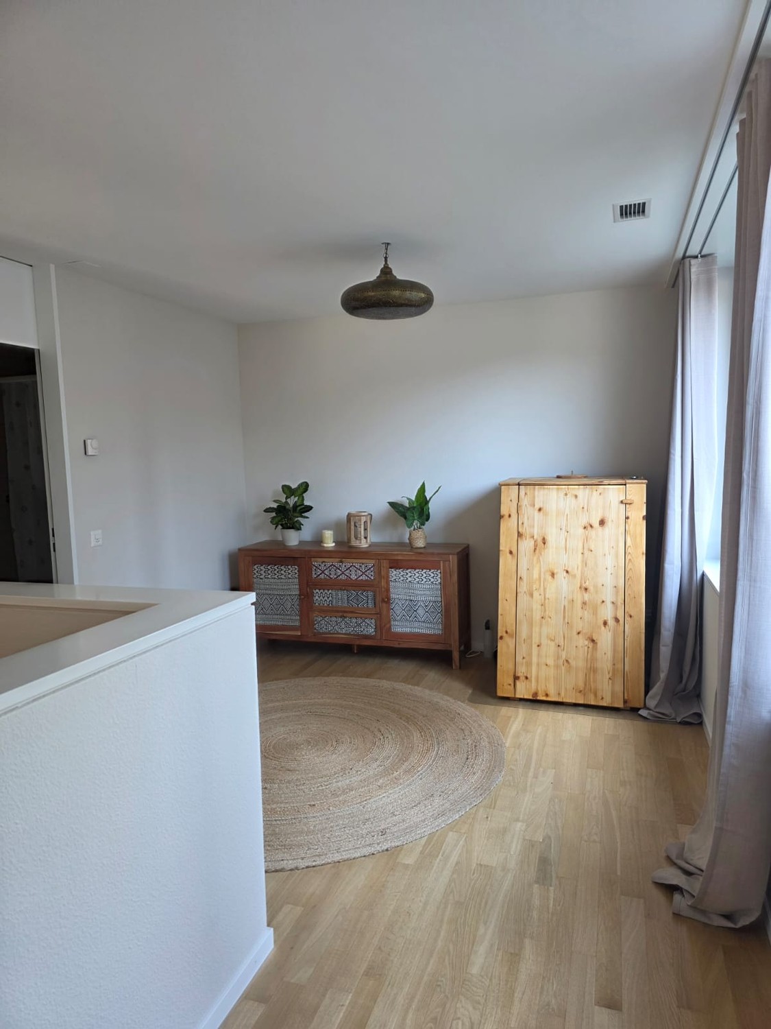 70m² commercial