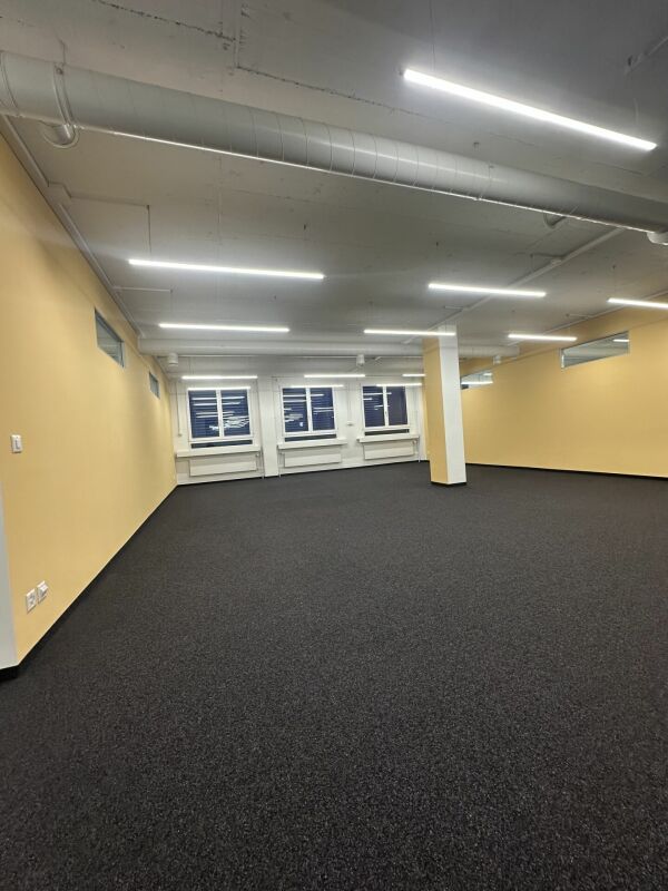 670m² commercial