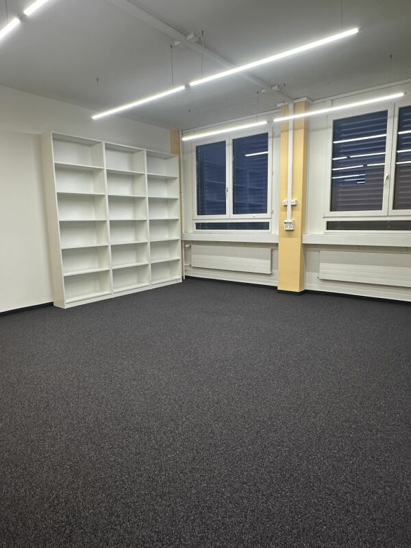 670m² commercial