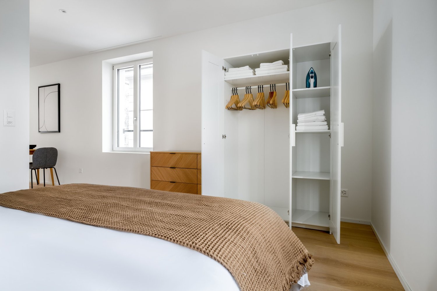 2 rooms furnished flat