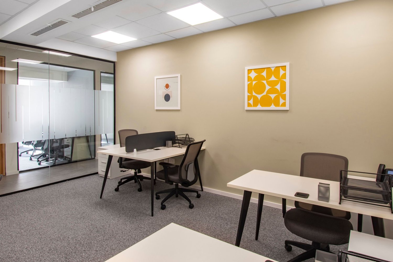 150m² office