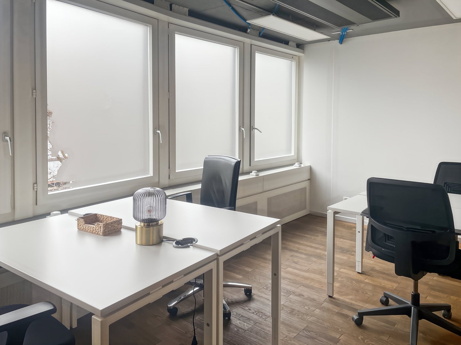 150m² office