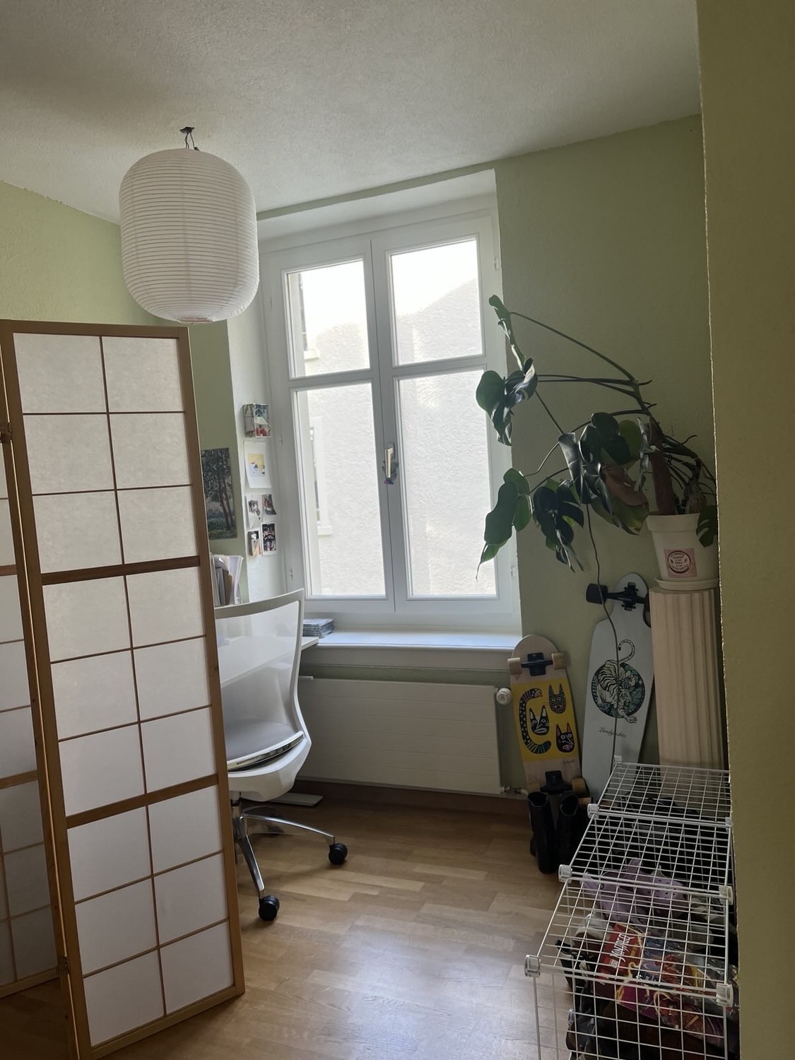 Appartement de 3 ½ pièces

Bonjour à tous, 
Nous sous-louons notre bel appartement du 10 juin à la fin du mois d'août. Nous sommes flexibles sur le début et la fin de la période de sous-location, mais nous aimerions idéalement le louer pour 2 mois. 
L'appartement est situé dans un quartier animé (be