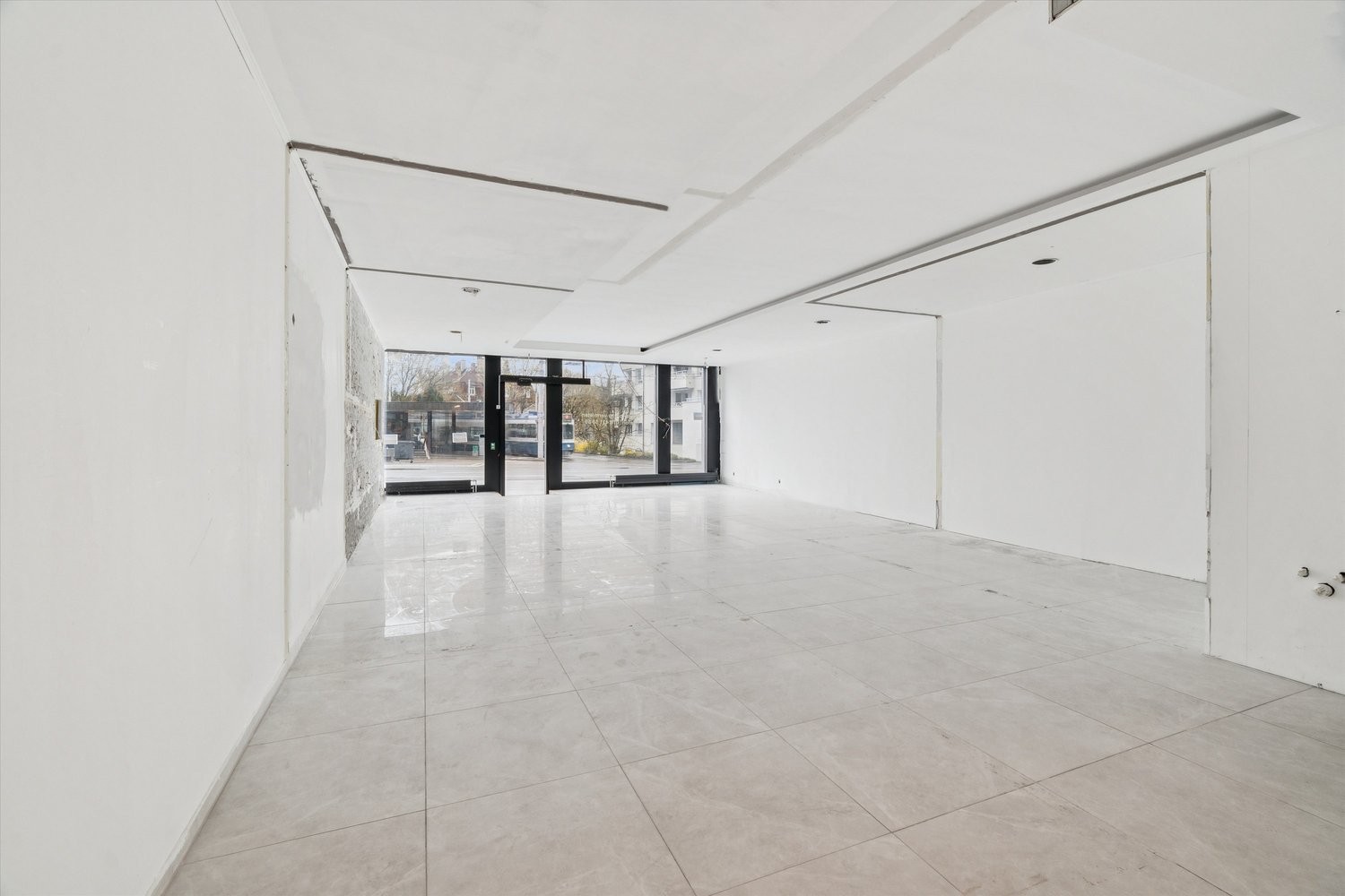 164m² commercial