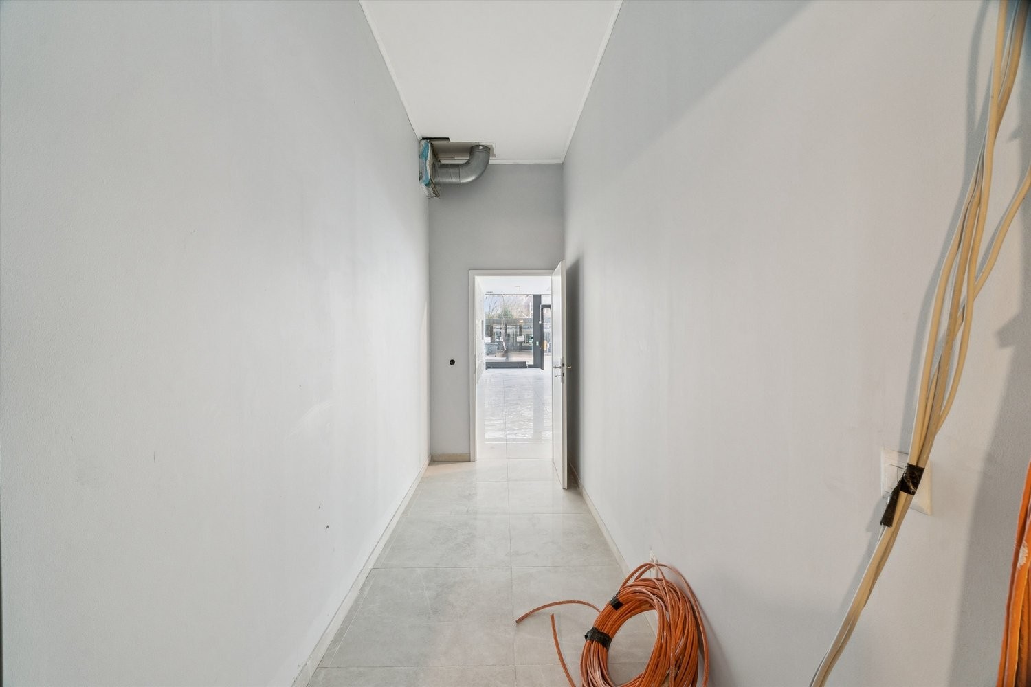 164m² commercial