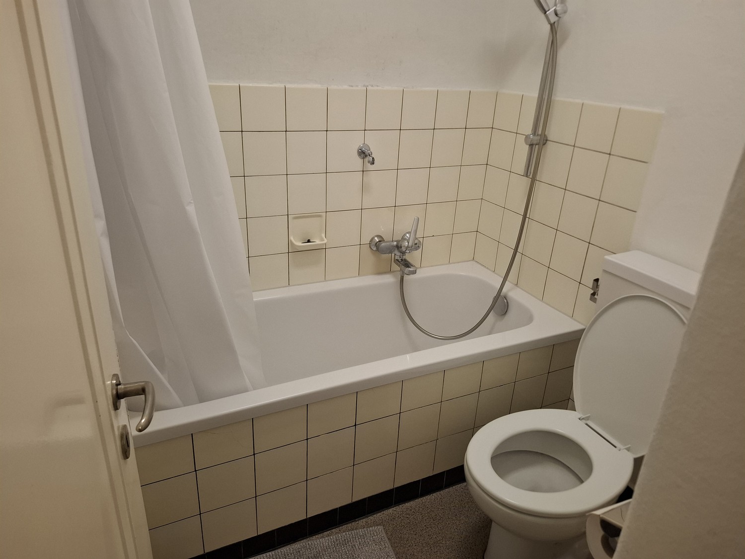 Room in a shared flat, photo 8 of 9