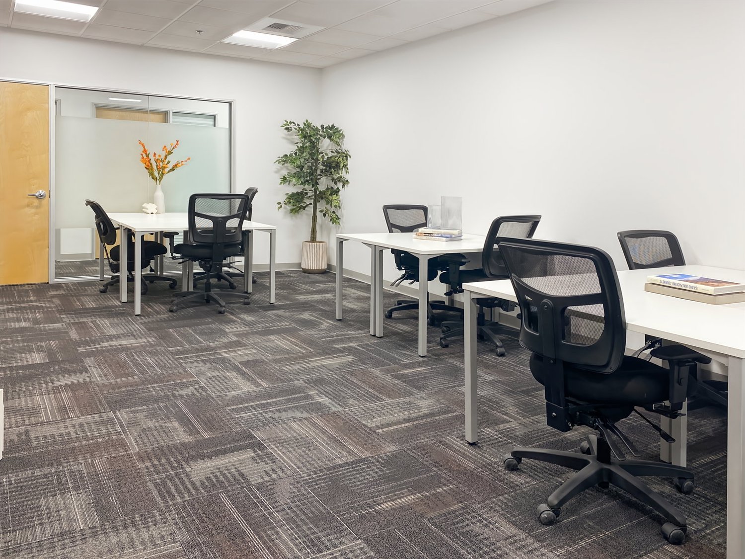 300m² office