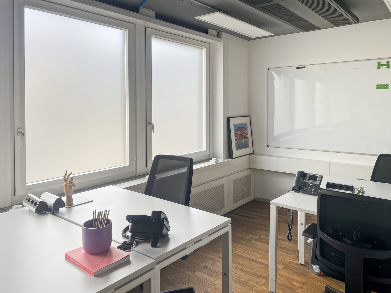 300m² office