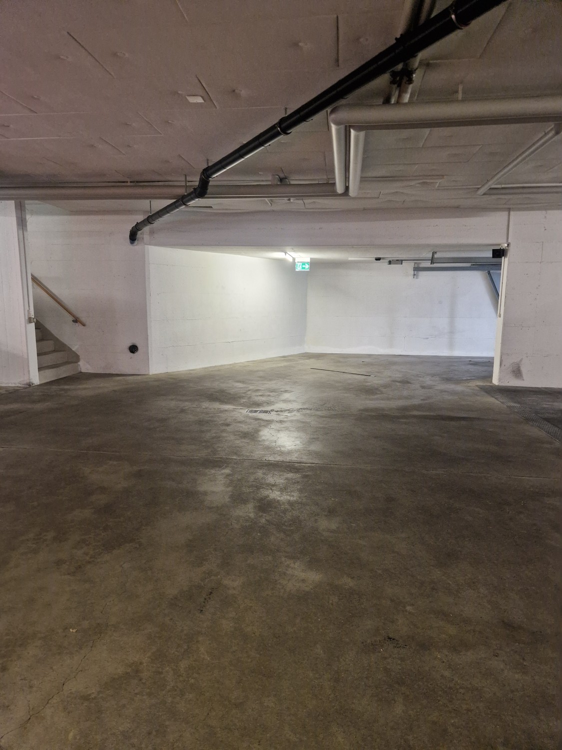 Open slot, photo 2 of 3