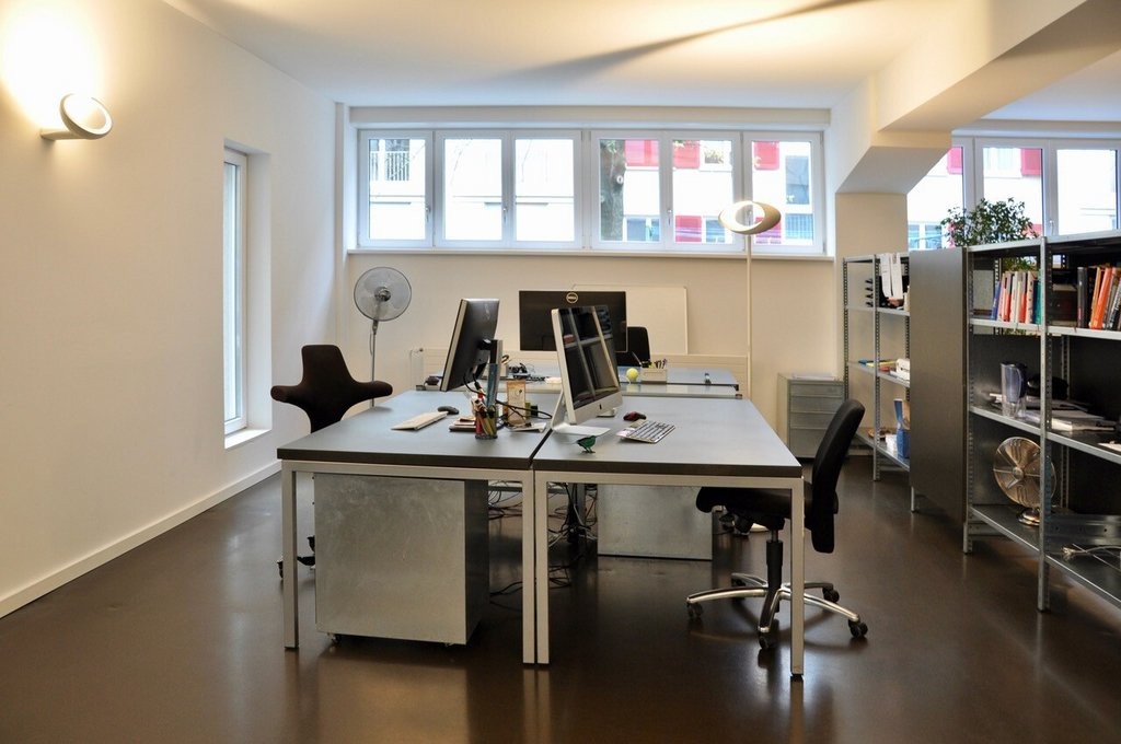 189m² office