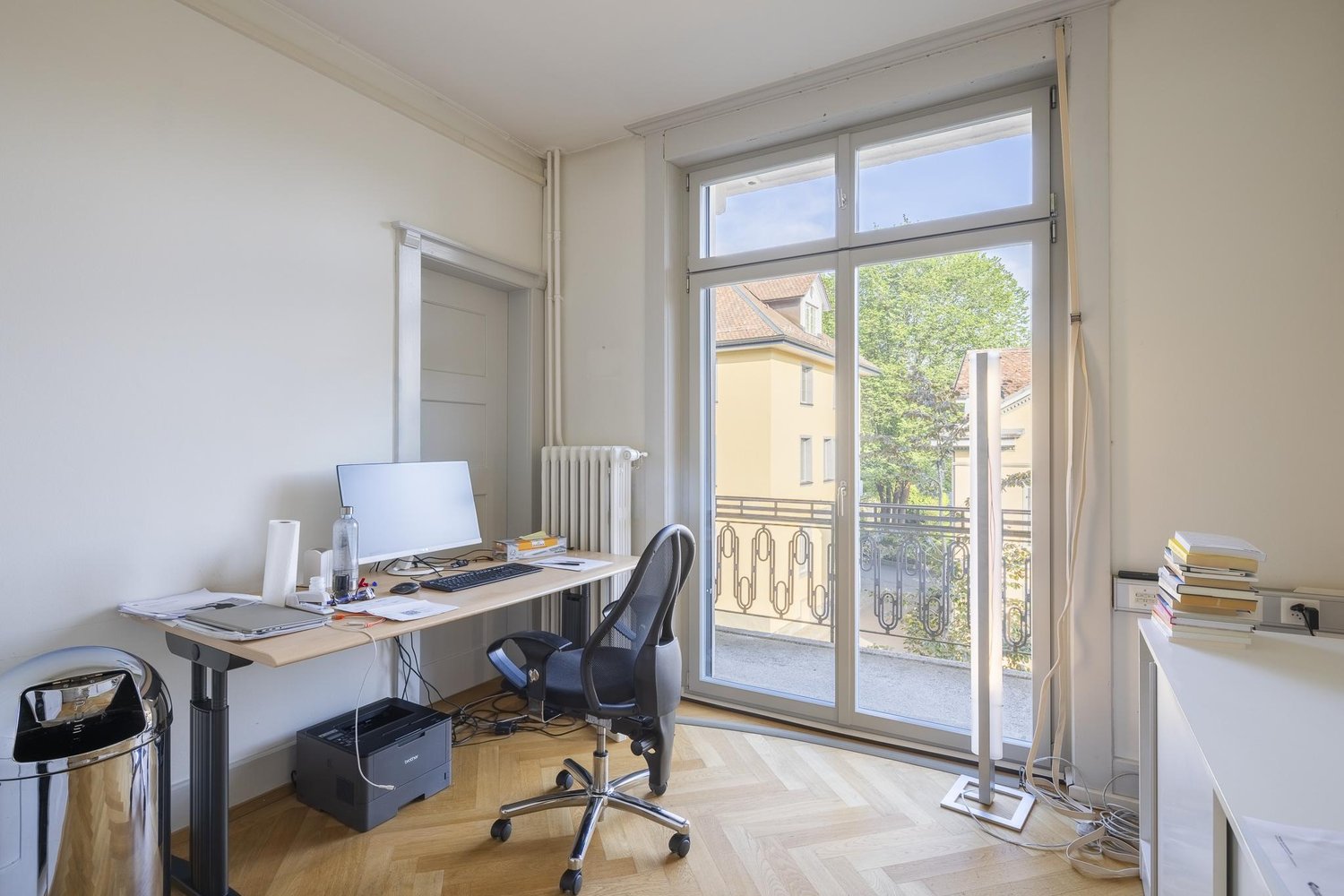 124m² office