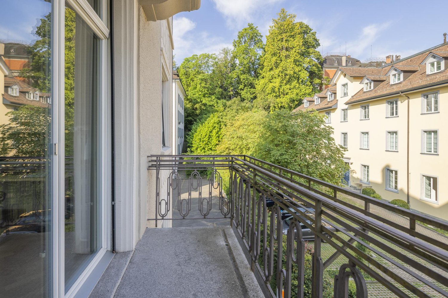 124m² office