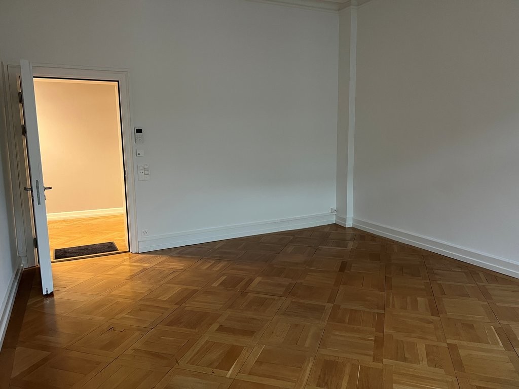 56m² office