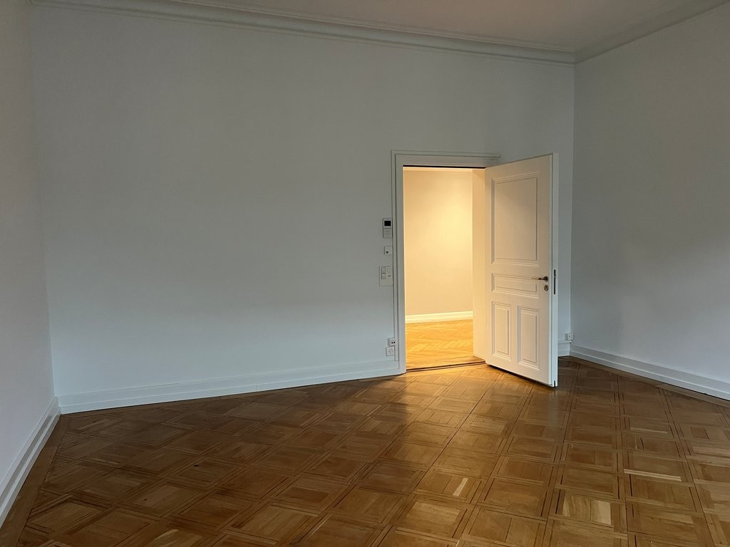 56m² office