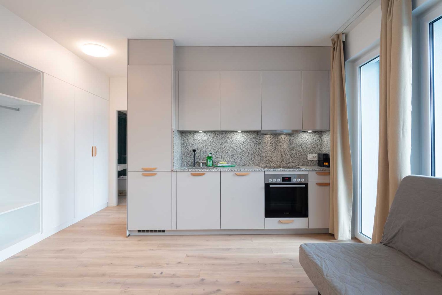 2 rooms furnished flat, photo 2 of 10