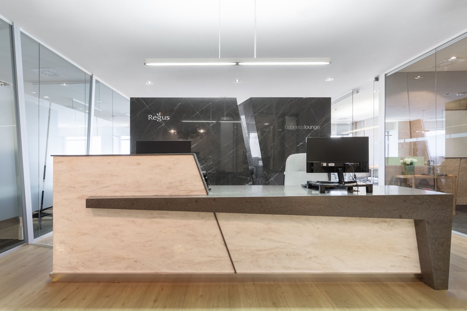 120m² office