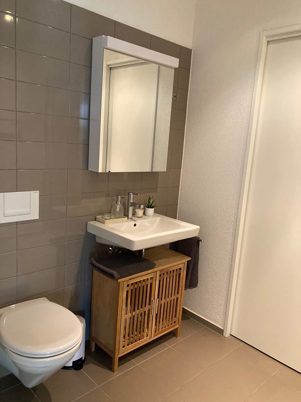 2- room apartment furnished in district 8006