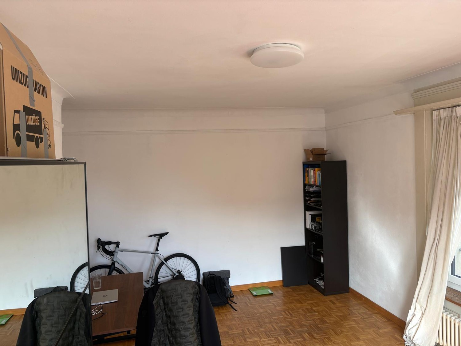Chambre dans un appartement partagé