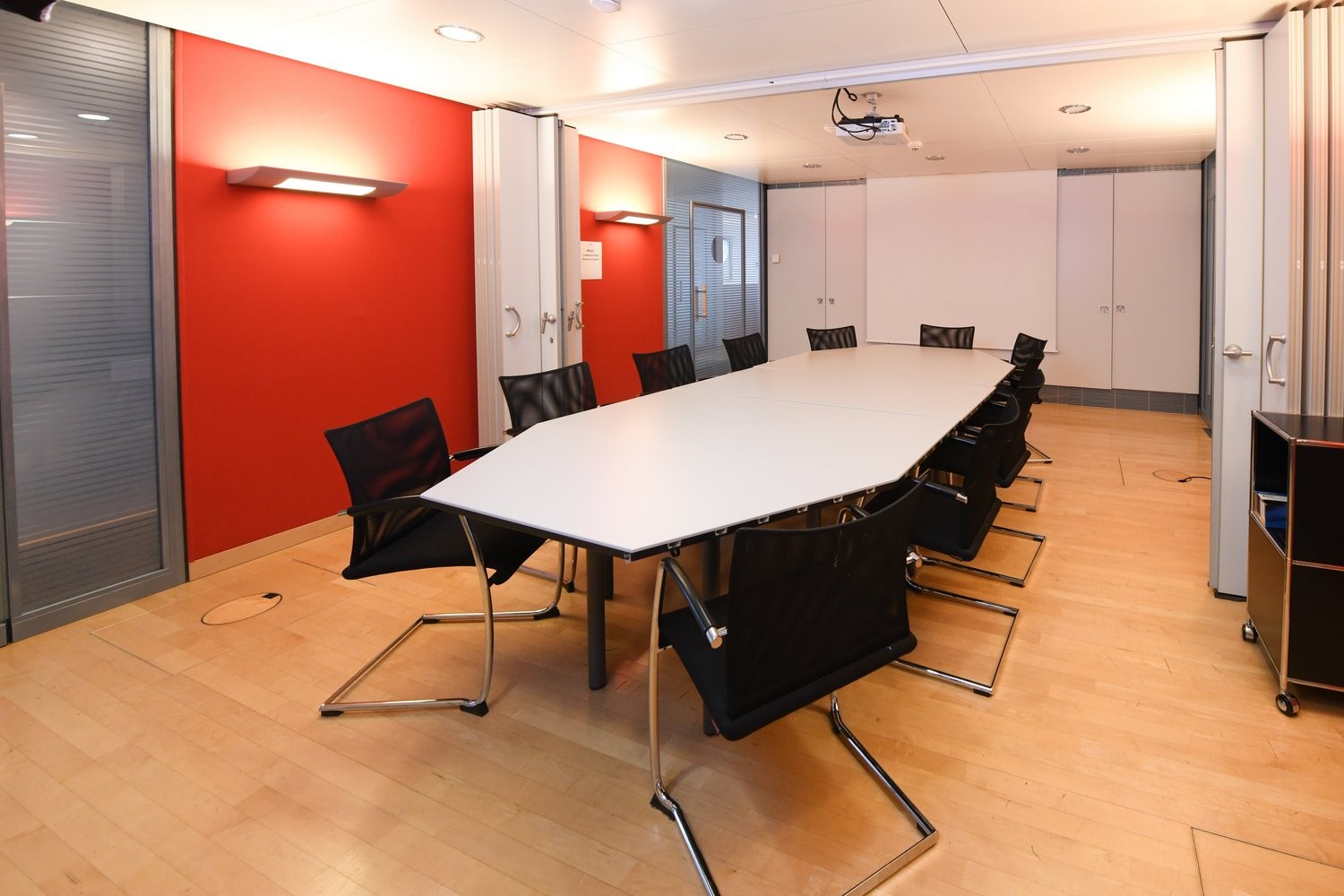 311m² office