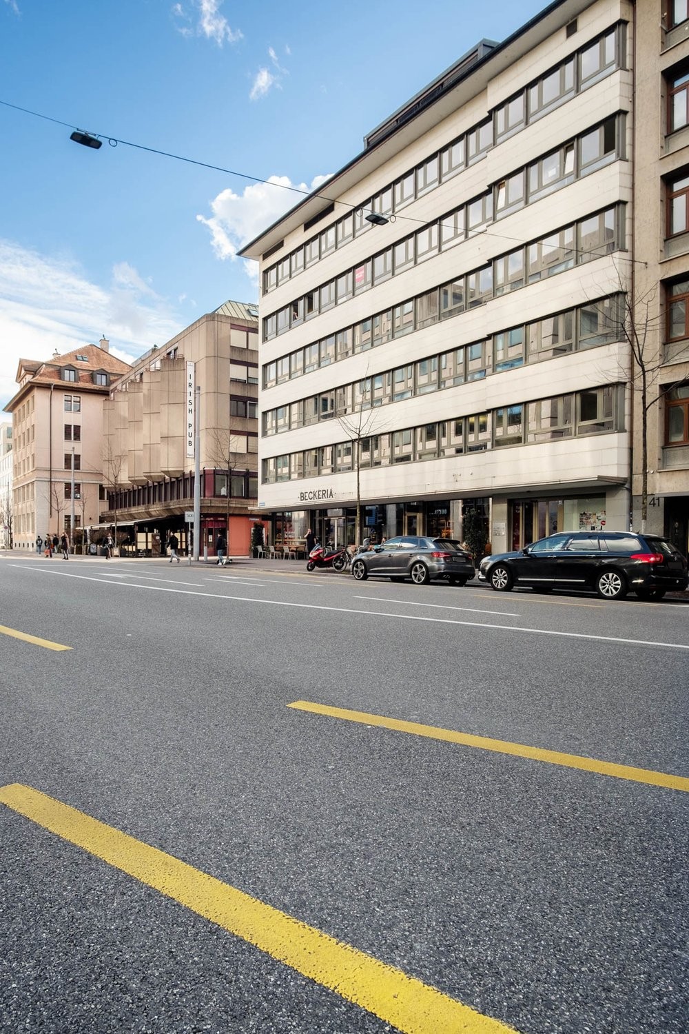 311m² office