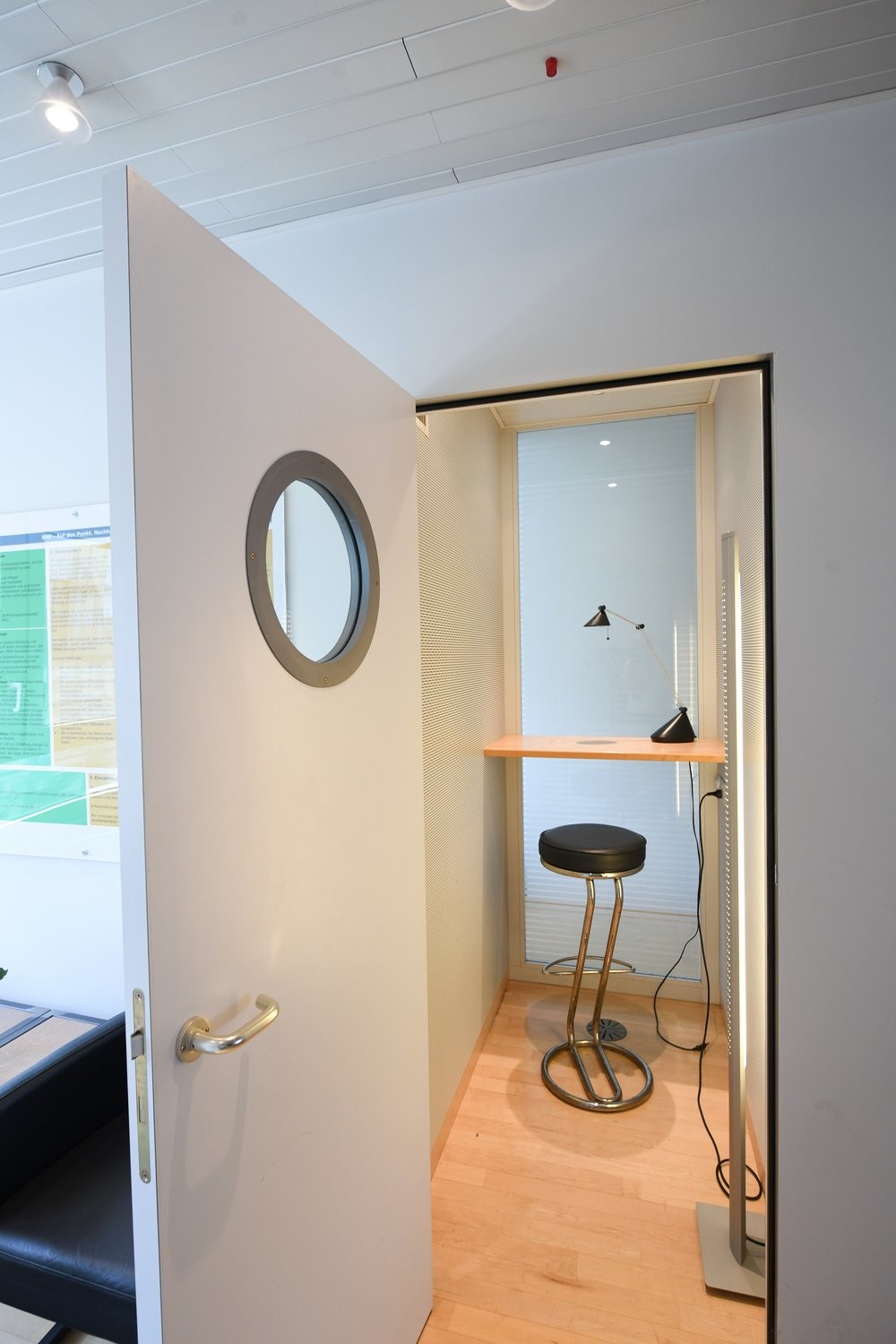 311m² office
