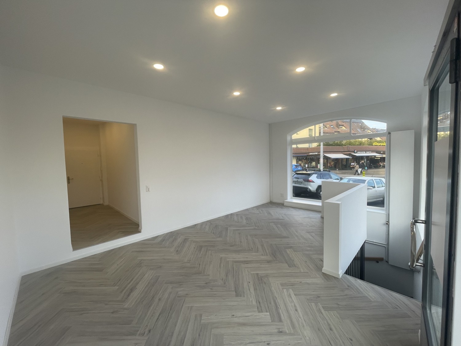 89m² commercial