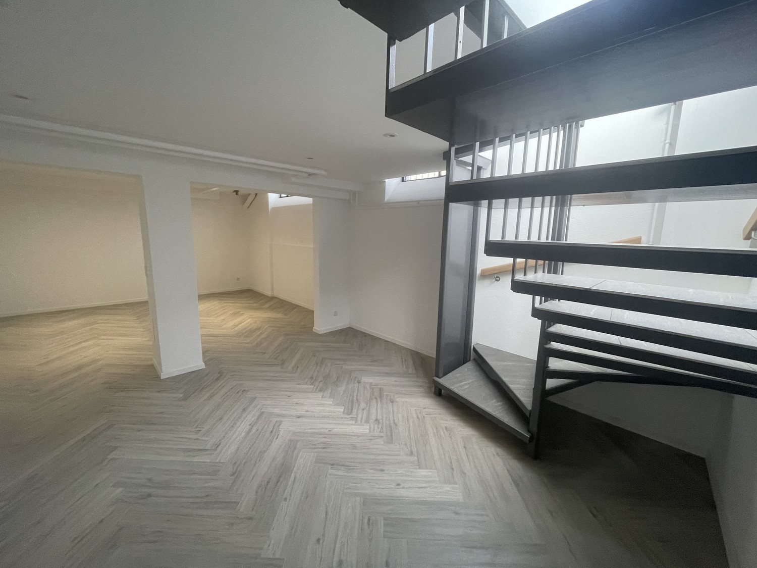 89m² commercial
