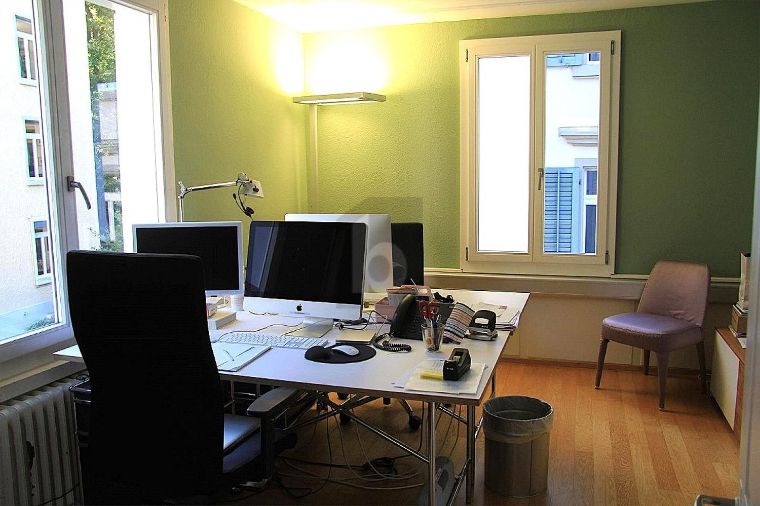 100m² office