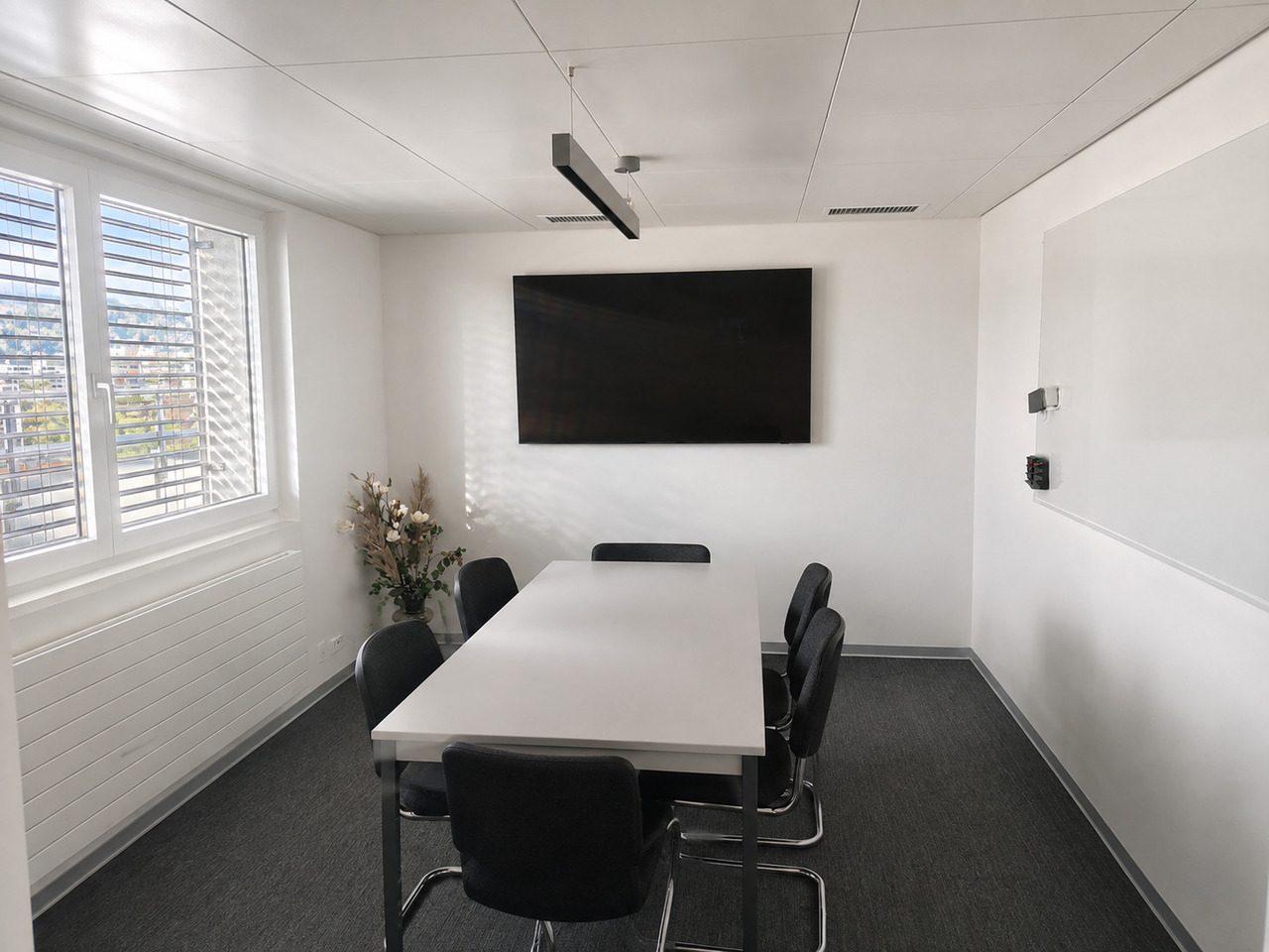 97m² office