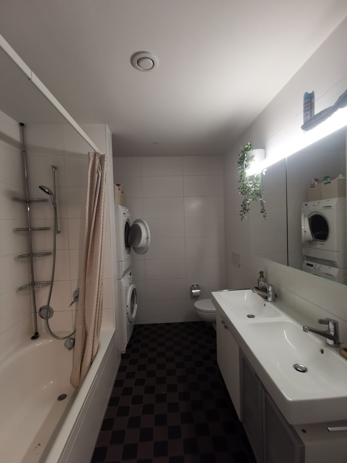 Chambre dans un appartement partagé